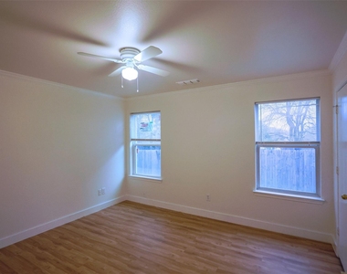 1208 Village Garden Drive - Photo Thumbnail 11