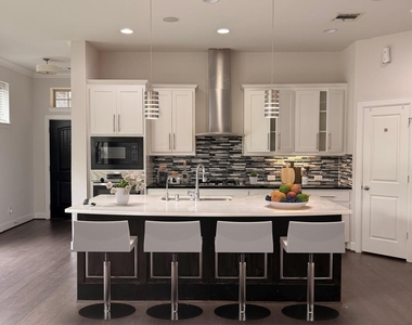 6683 Escondido Street - Photo Thumbnail 2