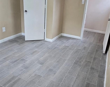 1702 Pisces Street - Photo Thumbnail 16