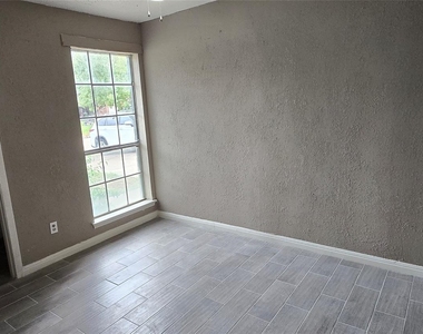 1702 Pisces Street - Photo Thumbnail 4