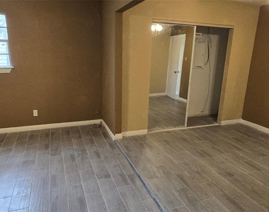 1702 Pisces Street - Photo Thumbnail 10