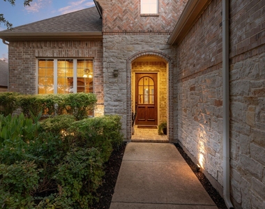 1516 Silverleaf Drive - Photo Thumbnail 4