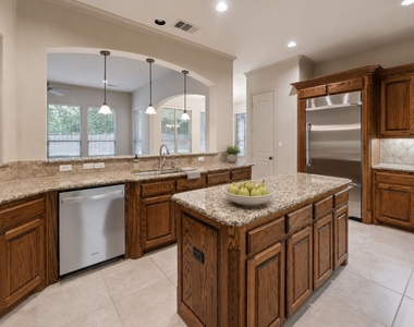 1516 Silverleaf Drive - Photo Thumbnail 14