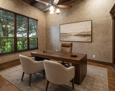 1516 Silverleaf Drive - Photo Thumbnail 6