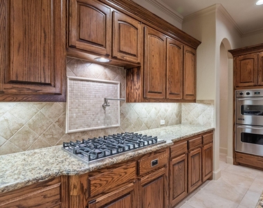 1516 Silverleaf Drive - Photo Thumbnail 11