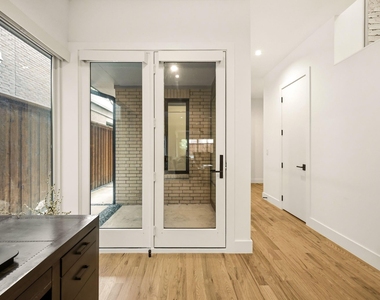 5133 Vickery Boulevard - Photo Thumbnail 2