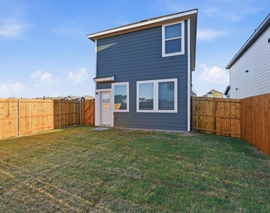 204 Tall Cedar Way - Photo Thumbnail 19
