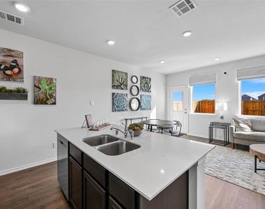 204 Tall Cedar Way - Photo Thumbnail 7