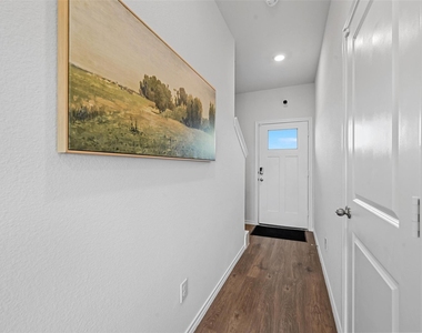 204 Tall Cedar Way - Photo Thumbnail 10
