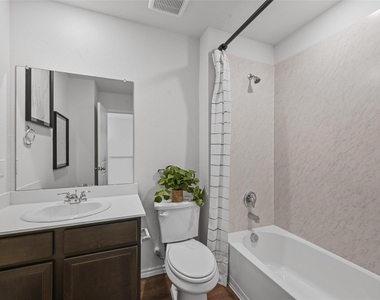 204 Tall Cedar Way - Photo Thumbnail 17