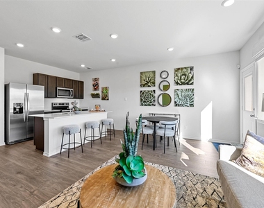 204 Tall Cedar Way - Photo Thumbnail 4