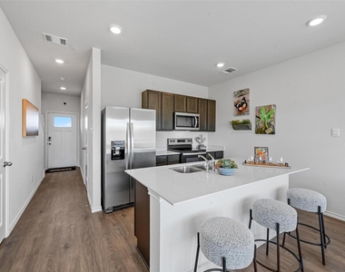 204 Tall Cedar Way - Photo Thumbnail 6