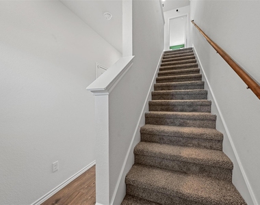 204 Tall Cedar Way - Photo Thumbnail 11