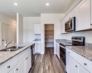 5516 Brownstone Lane - Photo Thumbnail 9