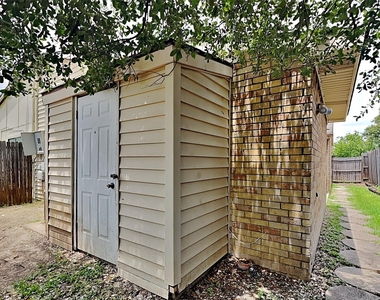 7313 Pineberry Road - Photo Thumbnail 17
