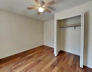 7313 Pineberry Road - Photo Thumbnail 11
