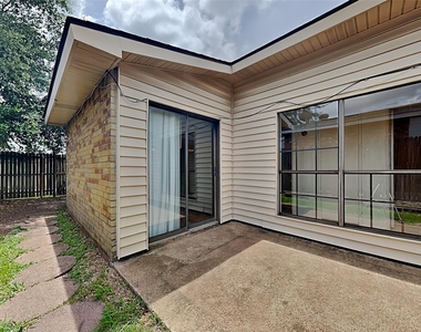 7313 Pineberry Road - Photo Thumbnail 13
