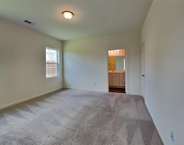 617 Colgate Circle - Photo Thumbnail 6