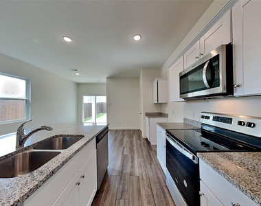 617 Colgate Circle - Photo Thumbnail 3