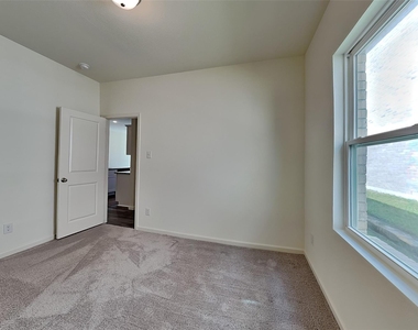 617 Colgate Circle - Photo Thumbnail 12