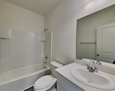 617 Colgate Circle - Photo Thumbnail 13
