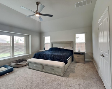 335 Chapel Hill Drive - Photo Thumbnail 5