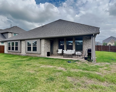 335 Chapel Hill Drive - Photo Thumbnail 15