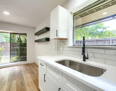 4049 Alicante Avenue - Photo Thumbnail 3