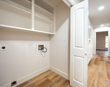 4049 Alicante Avenue - Photo Thumbnail 20