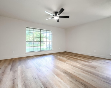 4049 Alicante Avenue - Photo Thumbnail 17