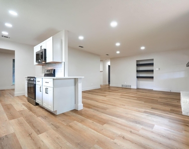 4049 Alicante Avenue - Photo Thumbnail 1