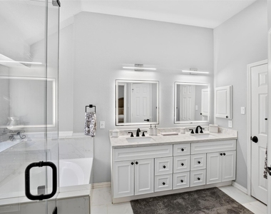 10908 Shadow Brook Lane - Photo Thumbnail 21