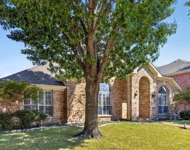 10908 Shadow Brook Lane - Photo Thumbnail 2