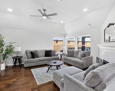 10908 Shadow Brook Lane - Photo Thumbnail 17