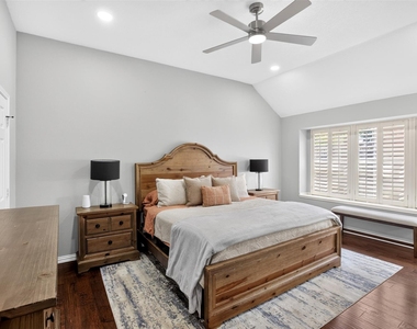 10908 Shadow Brook Lane - Photo Thumbnail 20