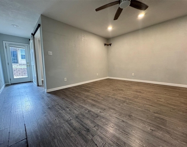 4225 Sue Court - Photo Thumbnail 3