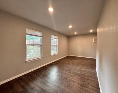4225 Sue Court - Photo Thumbnail 8