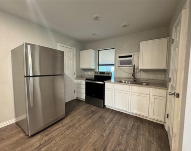 4225 Sue Court - Photo Thumbnail 5