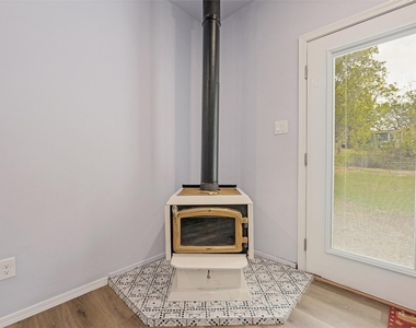 1214 W Morgan Street - Photo Thumbnail 8