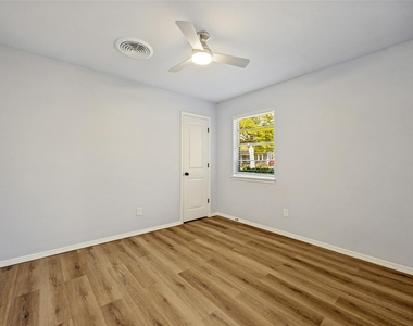 1214 W Morgan Street - Photo Thumbnail 17