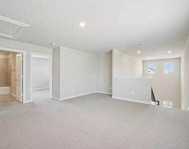 525 Blanton Street - Photo Thumbnail 23