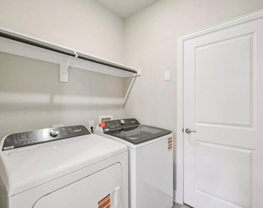 525 Blanton Street - Photo Thumbnail 22