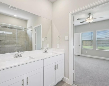 525 Blanton Street - Photo Thumbnail 31
