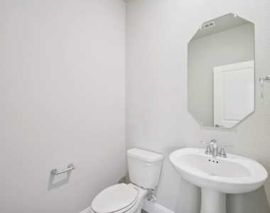 525 Blanton Street - Photo Thumbnail 27