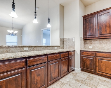 229 Dakota Drive - Photo Thumbnail 10