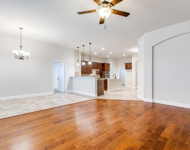 229 Dakota Drive - Photo Thumbnail 6