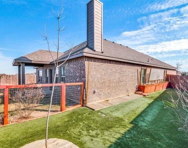 229 Dakota Drive - Photo Thumbnail 24