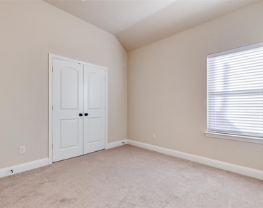 229 Dakota Drive - Photo Thumbnail 17