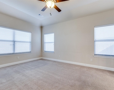 229 Dakota Drive - Photo Thumbnail 13