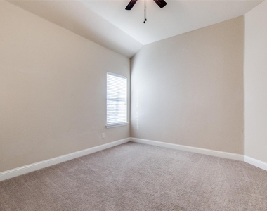 229 Dakota Drive - Photo Thumbnail 19
